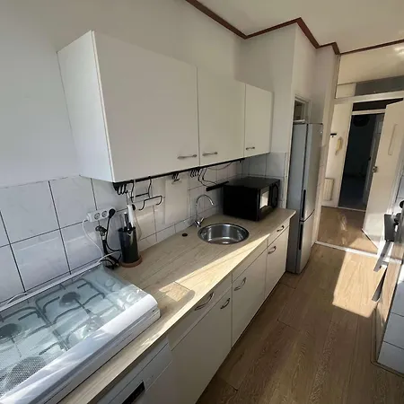 Apartment Centre *